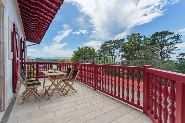 Vente
                Appartement64 m² - 3 Pièces -
                    GUETHARY (64210)