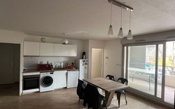 Appartement à louer    1 pièce •  Irigny