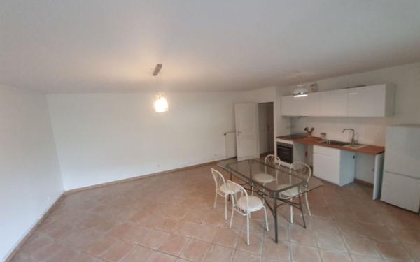 Appartement à louer    1 pièce •  Irigny