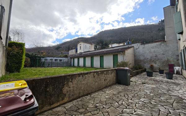 Immeuble à vendre    19 pièces • 462,29 m2 Mazamet