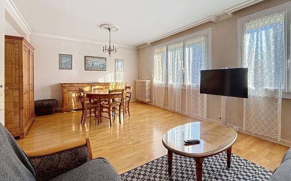 Appartement à vendre    3 pièces •  Tours