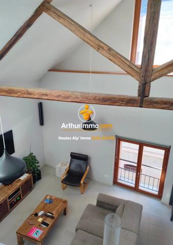 Vente                                                      Maison de village
                        
                     3 pièces                      63 m2                     à Mont-Dauphin