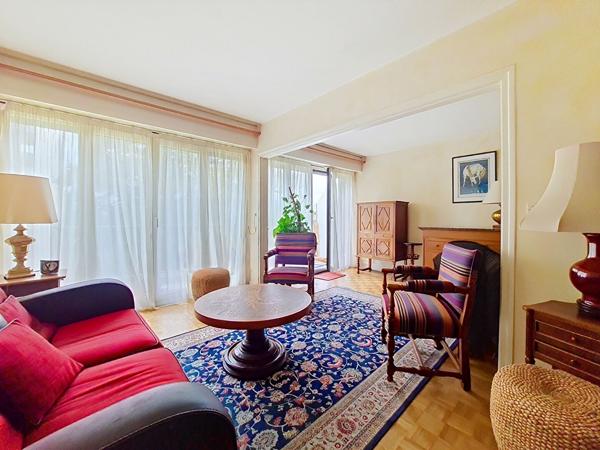 Orleans Saint Marceau tram A ! Appartement ascenseur T5 avec 2 parkings - balcon