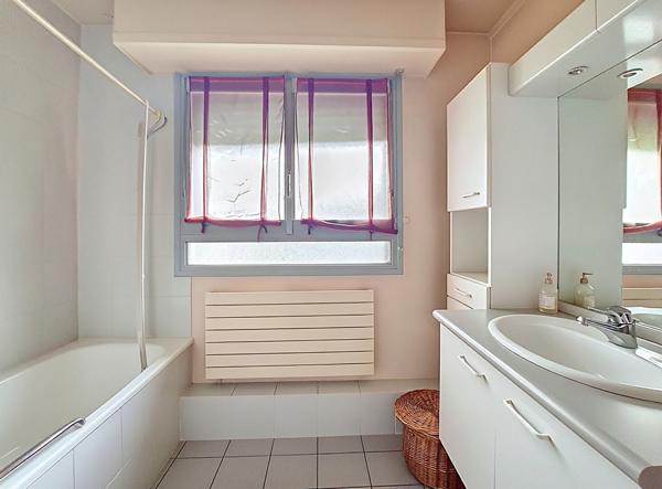 Orleans Saint Marceau tram A ! Appartement ascenseur T5 avec 2 parkings - balcon