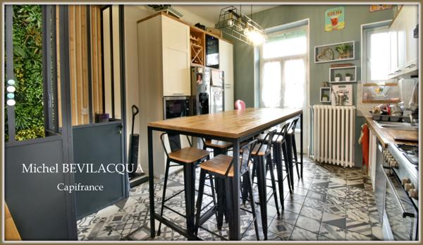 NEVERS (58), Propriété de charme 12 pièces, 265 m² habitables, 8 chambres, grandes annexes, piscine, terrain 1100 m²