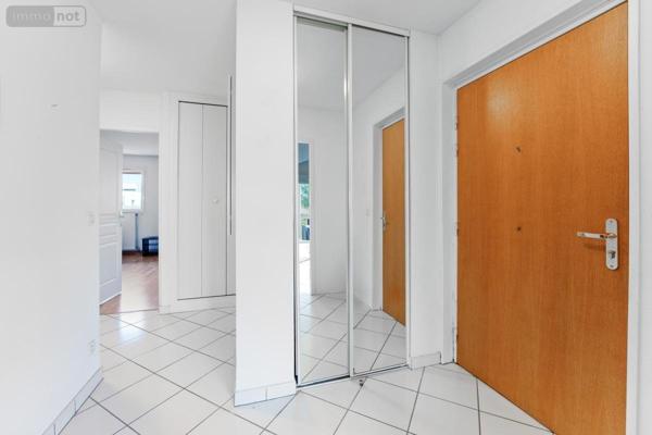 Appartement à vendre à Ferney-Voltaire dans l'Ain (01210), ref : 01047-753