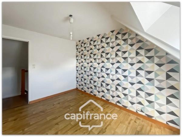 Maison en pierres de 121M² avec 920 m² de terrain, 3 chambres.