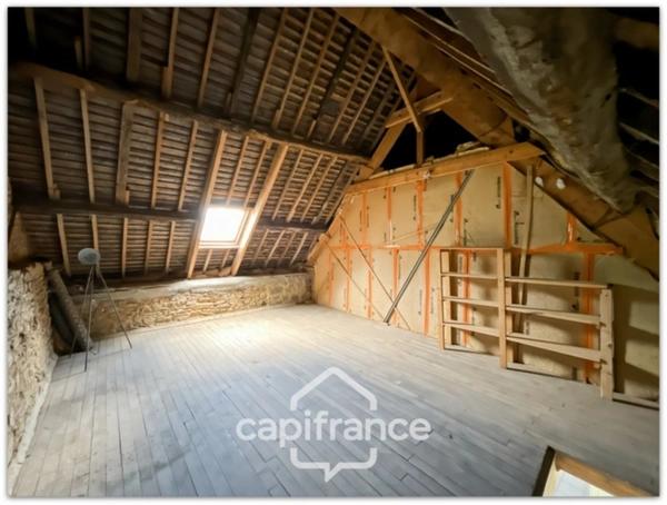 Maison en pierres de 121M² avec 920 m² de terrain, 3 chambres.