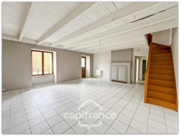 Maison en pierres de 121M² avec 920 m² de terrain, 3 chambres.