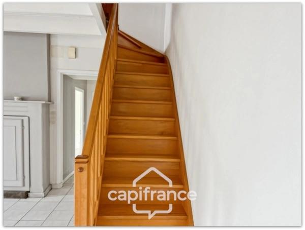 Maison en pierres de 121M² avec 920 m² de terrain, 3 chambres.