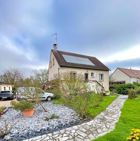 5 minutes de Bourges Maison de 4 chambres