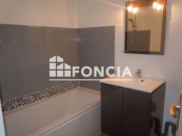 Location Appartement 2 pièces 51.6 m² - 45 RUE DU ONZE NOVEMBRE Saint Etienne 42100