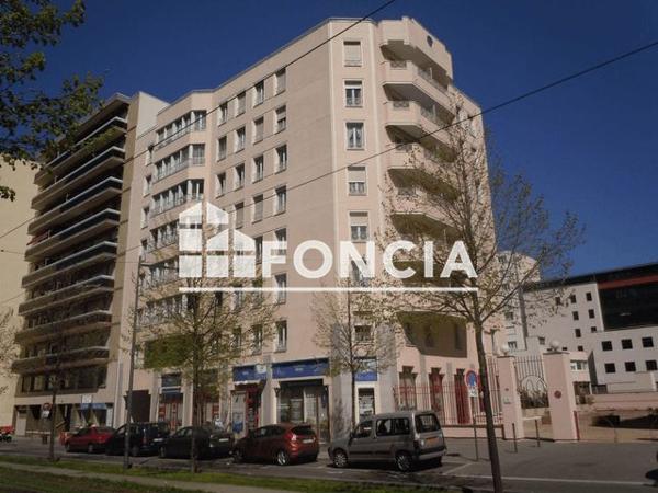 Location Appartement 2 pièces 51.6 m² - 45 RUE DU ONZE NOVEMBRE Saint Etienne 42100