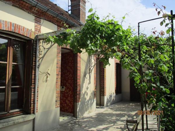 Maison à louer à Sézanne dans la Marne (51120), ref : 043/1732