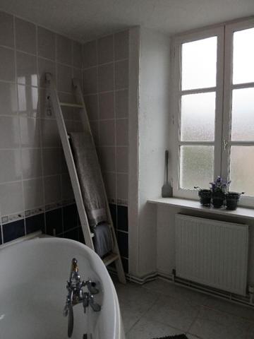 Trés belle maison en pierres et grange attenante