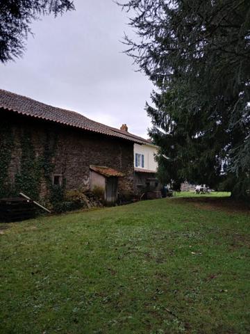 Trés belle maison en pierres et grange attenante