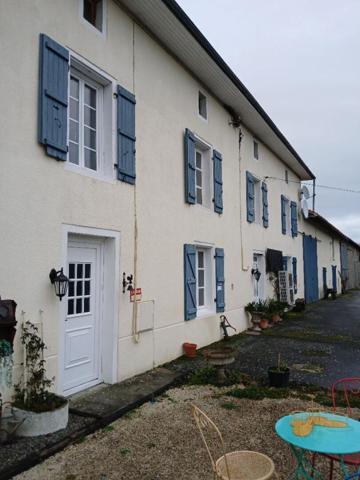 Trés belle maison en pierres et grange attenante