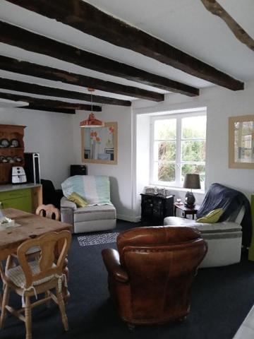 Trés belle maison en pierres et grange attenante