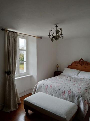 Trés belle maison en pierres et grange attenante