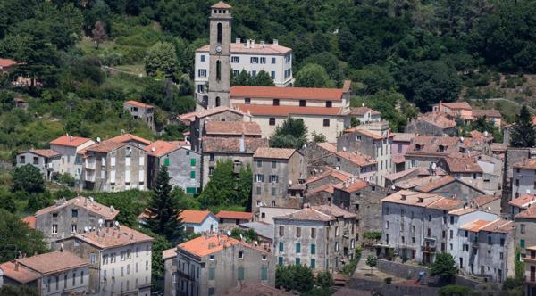 Vico – T2 lumineux avec grenier aménageable, entre mer et montagne