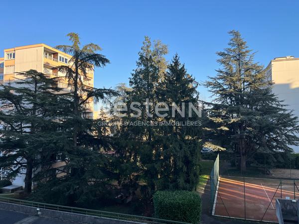 Villefranche Sur Saone T3 de 79 m2 - grand séjour - balcon - exposé Est/ouest - proche centre-ville