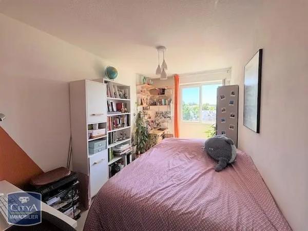 Appartement à louer 4 pièces 76.05m²