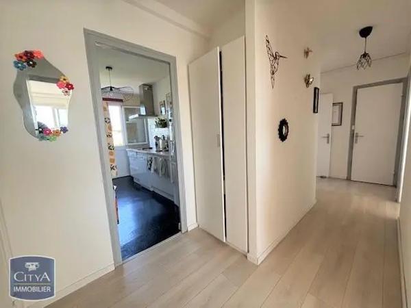Appartement à louer 4 pièces 76.05m²