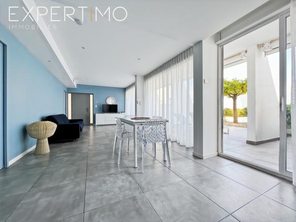 Montpellier (34000) Appartement de Type T3 avec belle terrasse, très beau jardin, deux places de parking, un cellier .