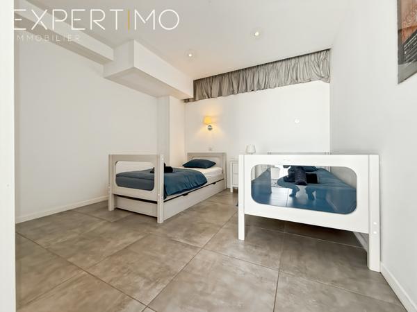 Montpellier (34000) Appartement de Type T3 avec belle terrasse, très beau jardin, deux places de parking, un cellier .