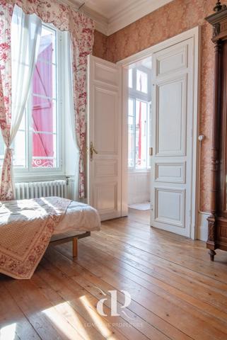 Beaumont-de-Lomagne (82500) Maison de Maître avec un potentiel exceptionnel