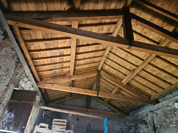 EXCLUSIVITE ! Hameau de Retournac Ancien corps de ferme à rénover sur 1500 m2 de terrain