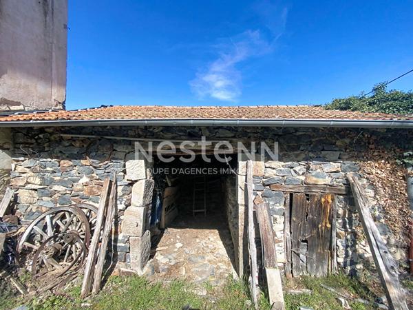 EXCLUSIVITE ! Hameau de Retournac Ancien corps de ferme à rénover sur 1500 m2 de terrain