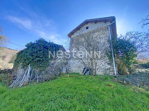 EXCLUSIVITE ! Hameau de Retournac Ancien corps de ferme à rénover sur 1500 m2 de terrain