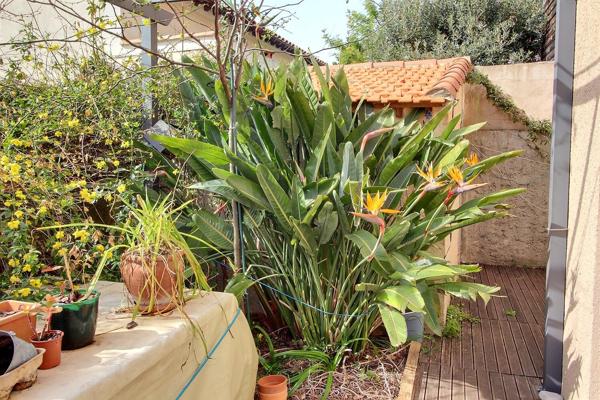 Comme une petite maison : T2/3 avec jardin et annexe, Marseille Grotte Rolland 13008