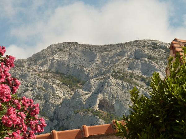 Comme une petite maison : T2/3 avec jardin et annexe, Marseille Grotte Rolland 13008