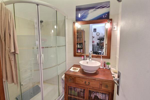 Comme une petite maison : T2/3 avec jardin et annexe, Marseille Grotte Rolland 13008