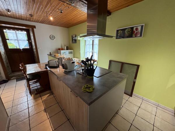 Maison à SAINT-PIERRE-DES-NIDS, 53370 - 6 pièces 140m²