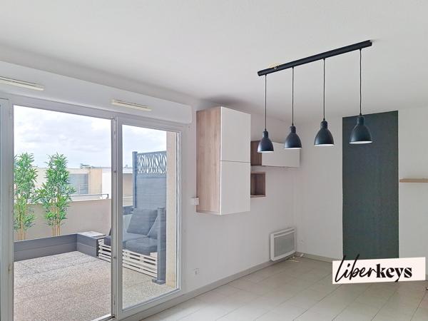 3P lumineux avec grande terrasse et 2 parkings privatives