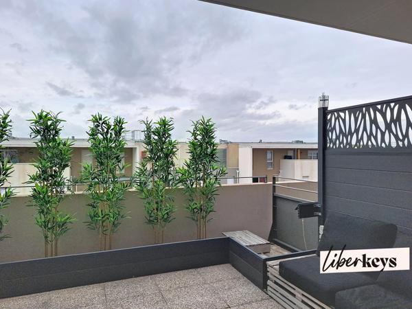 3P lumineux avec grande terrasse et 2 parkings privatives