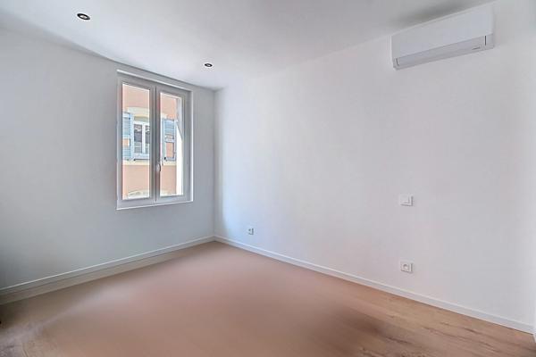 À VENDRE EN EXCLUSIVITÉ DRAGUIGNAN Duplex T3 rénové de 57 m² - Coeur de Ville