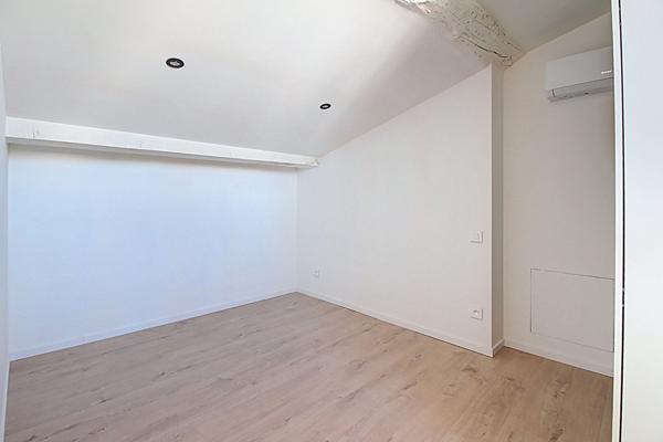 À VENDRE EN EXCLUSIVITÉ DRAGUIGNAN Duplex T3 rénové de 57 m² - Coeur de Ville