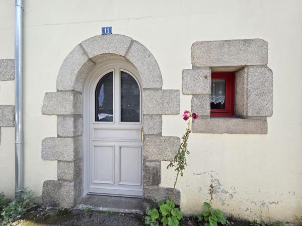 A VENDRE MAISON LUMINEUSE ET SPACIEUSE 3 CHAMBRES ROHAN 56 BRETAGNE