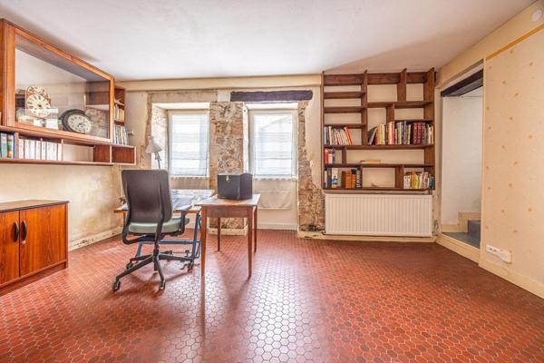 Maison de caractère + annexe à fort potentiel à Echiré