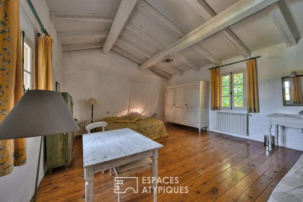 Maison familiale authentique avec piscine en Petite Camargue