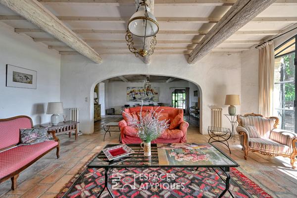 Maison familiale authentique avec piscine en Petite Camargue
