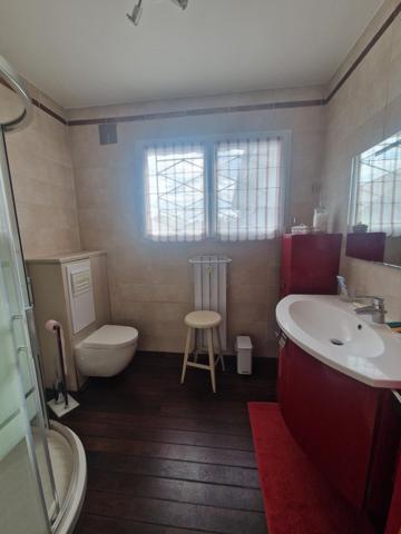 Plain-pied lumineux avec jardin à Bracieux