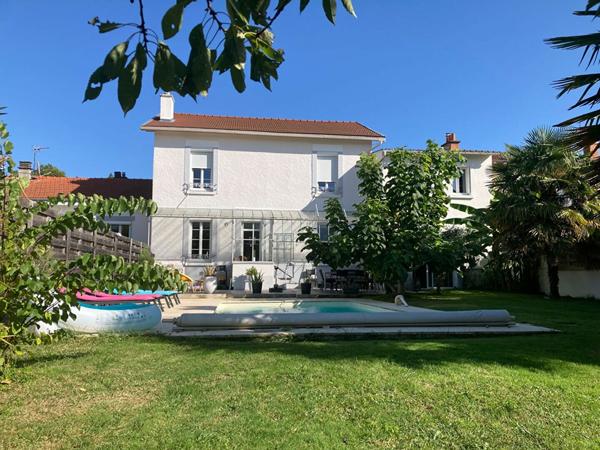 Maison à vendre    6 pièces • 190 m2 Limoges