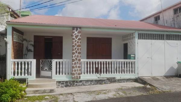 Maison créole à vendre 4 pièces LE MOULE (971)