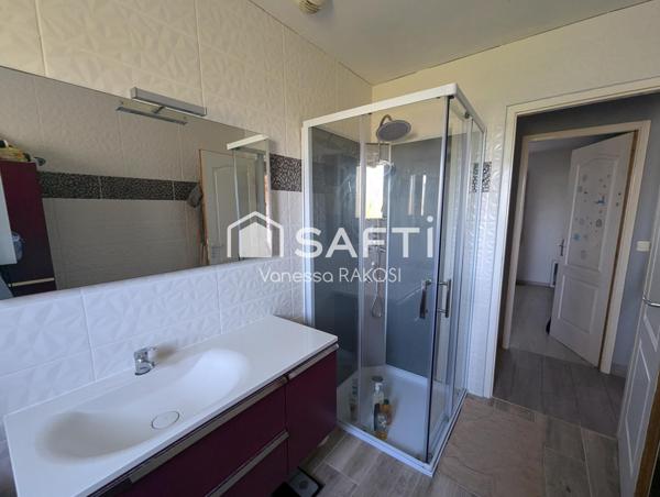 PUY DU LAC MAISON FAMILIALE DE PLAIN PIED 148 M² 5 CHAMBRES VUE DEGAGEE