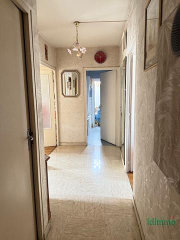 T3 au 1er étage avec cave et garage en sous-sol fermé Lyon (69008)